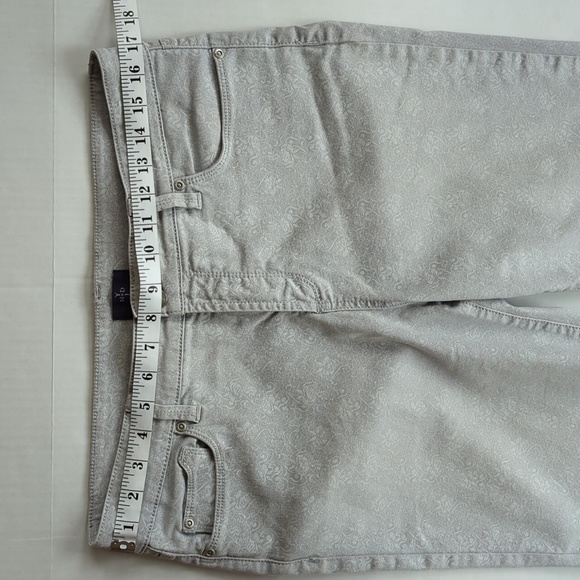 NYDJ Floral Lift Tuck Technology Ankle Jeans 12 Gray Pattern - Picture 13 of 15